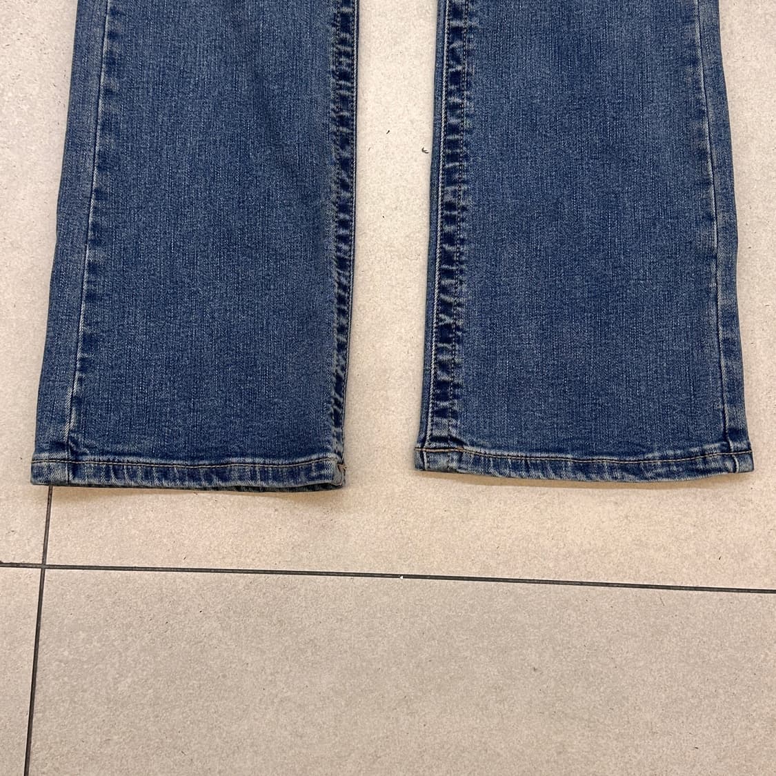 트루릴리젼 섹션 스트레이트 데님팬츠 상품이미지9