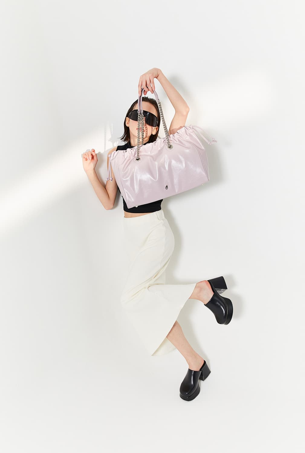 새상품) 배드지지 CH. SQUARE TRAWSTRING BAG 스퀘어백 상품이미지8