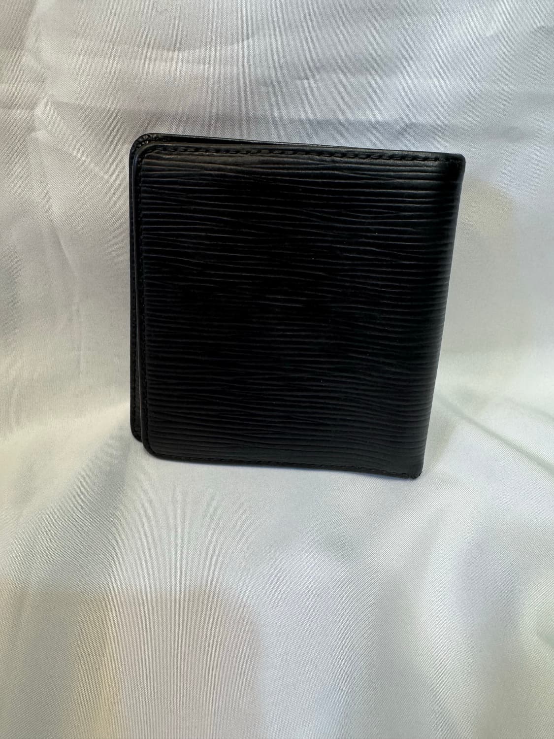 루이비통 에삐 레더 지갑 상품이미지3