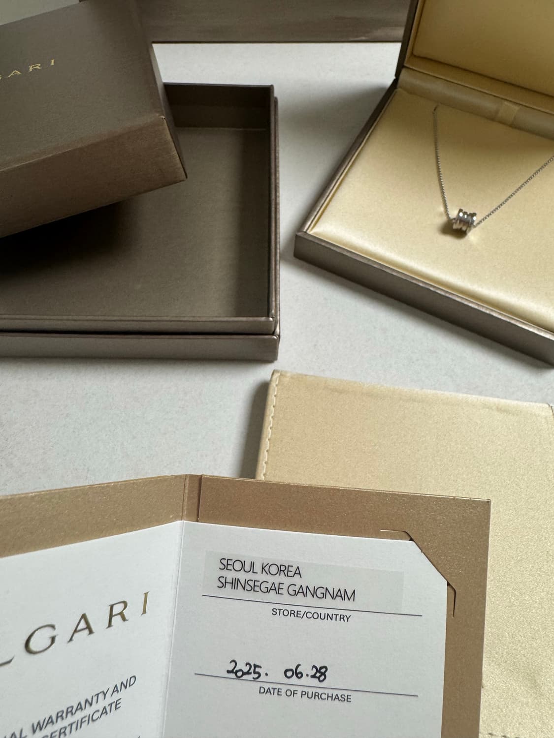 불가리 비제로원 목걸이 화이트골드 상품이미지3