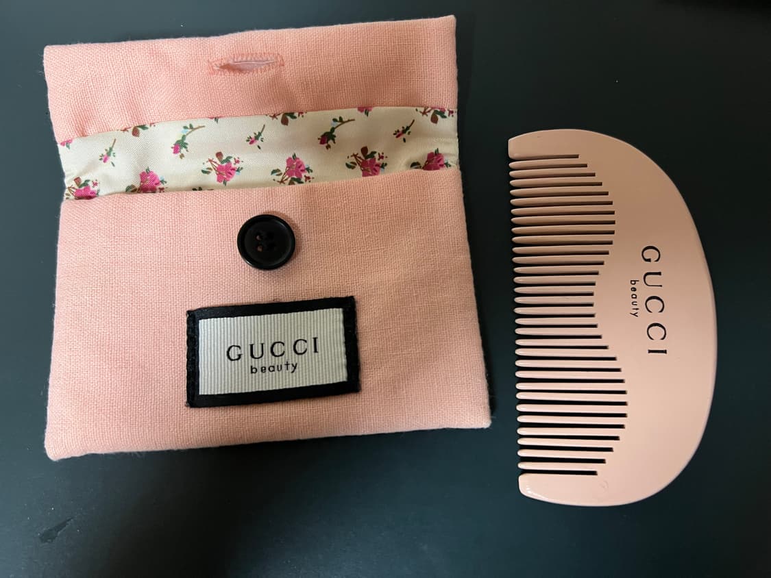 구찌 뷰티 핑크 빗+파우치 세트 상품이미지1