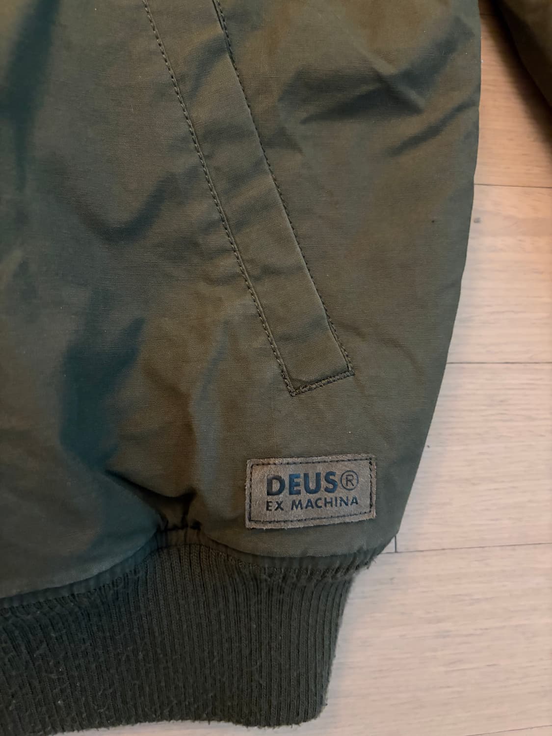 데우스 봄버 M 상품이미지4