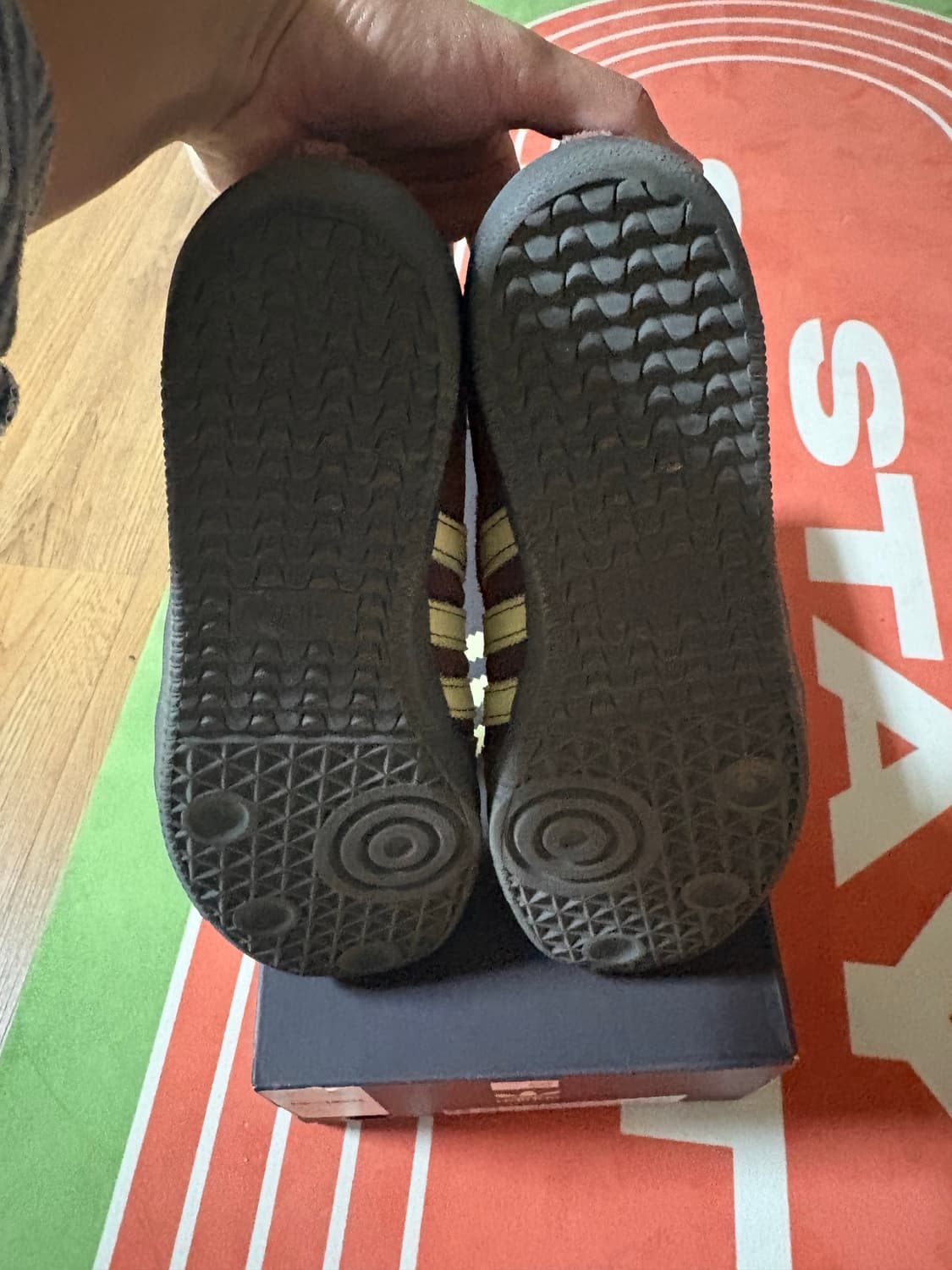 아디다스 x 웨일스 보너 나일론 삼바 폭스 브라운 샌디 베이지 275 상품이미지4