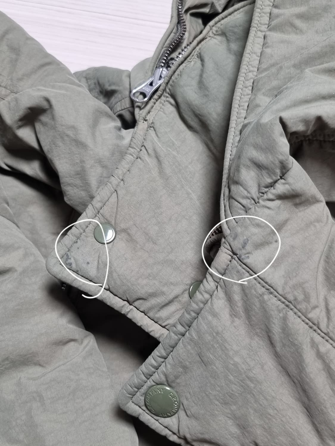 cp컴퍼니 플랫 나일론 후드 패딩자켓 상품이미지9