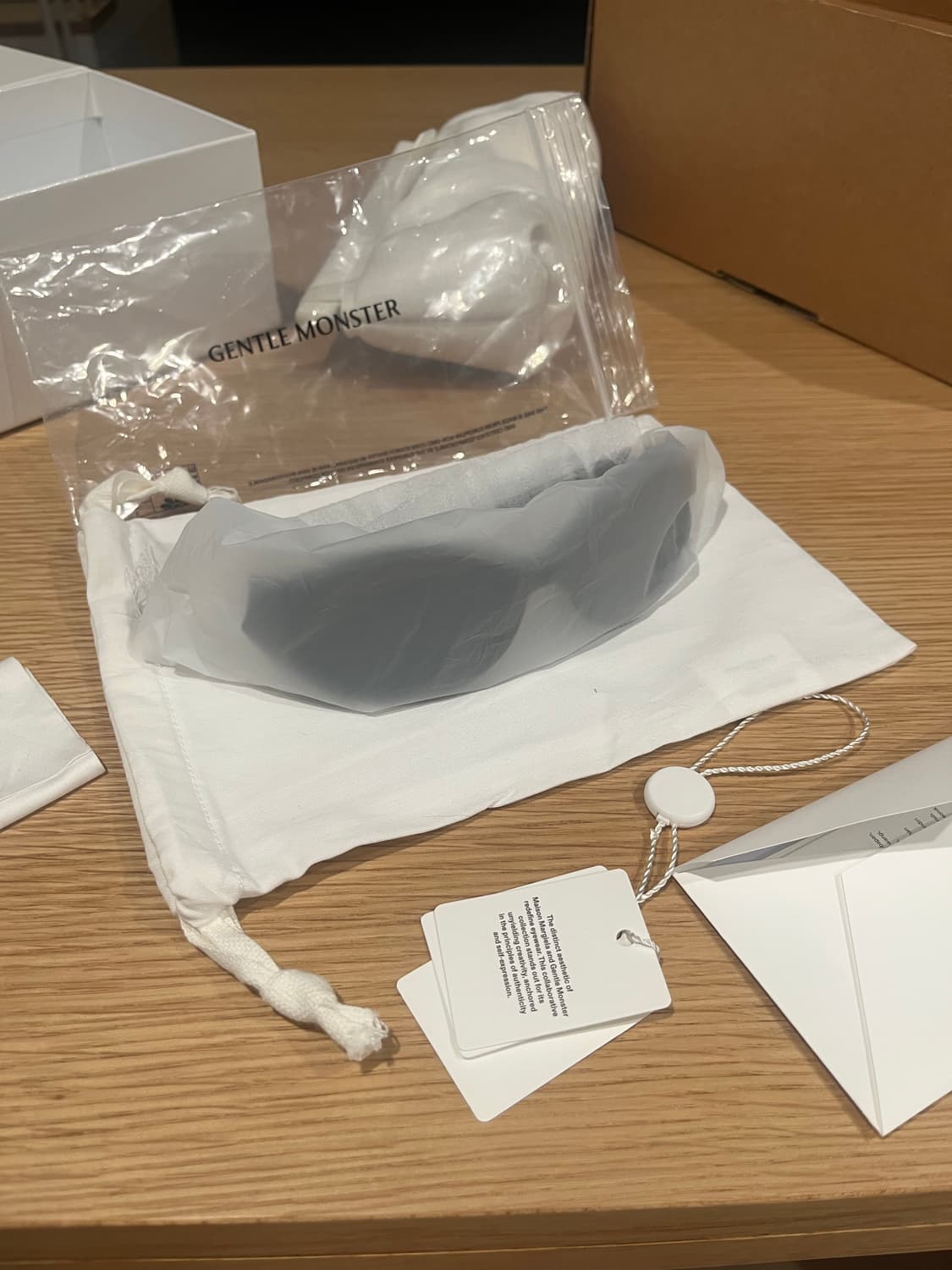 젠틀 몬스터 x 메종 마르지엘라 MM104 레더 블랙 상품이미지9