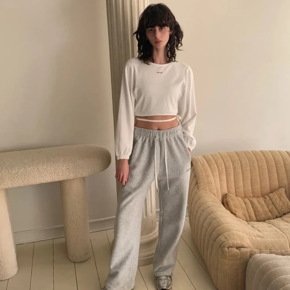 인지액티브 오픈 타이 백 스웻셔츠 화이트 상품이미지4