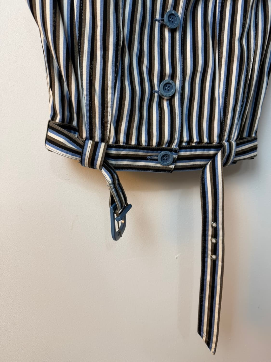 펜디 스트라이프 크롭 베스트 상품이미지3