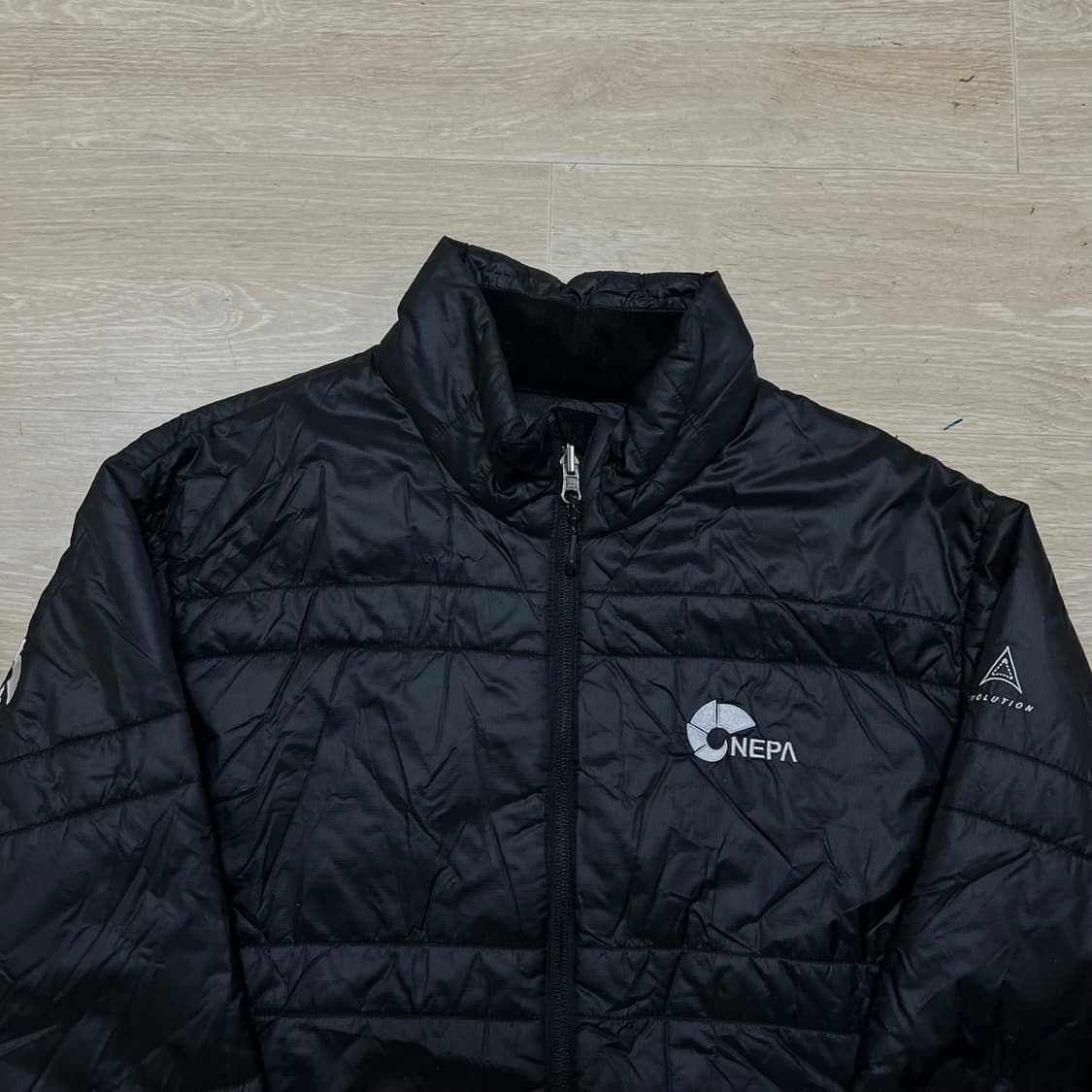 네파 에볼루션 로고 경량패딩 점퍼 [블랙] M/95 상품이미지2