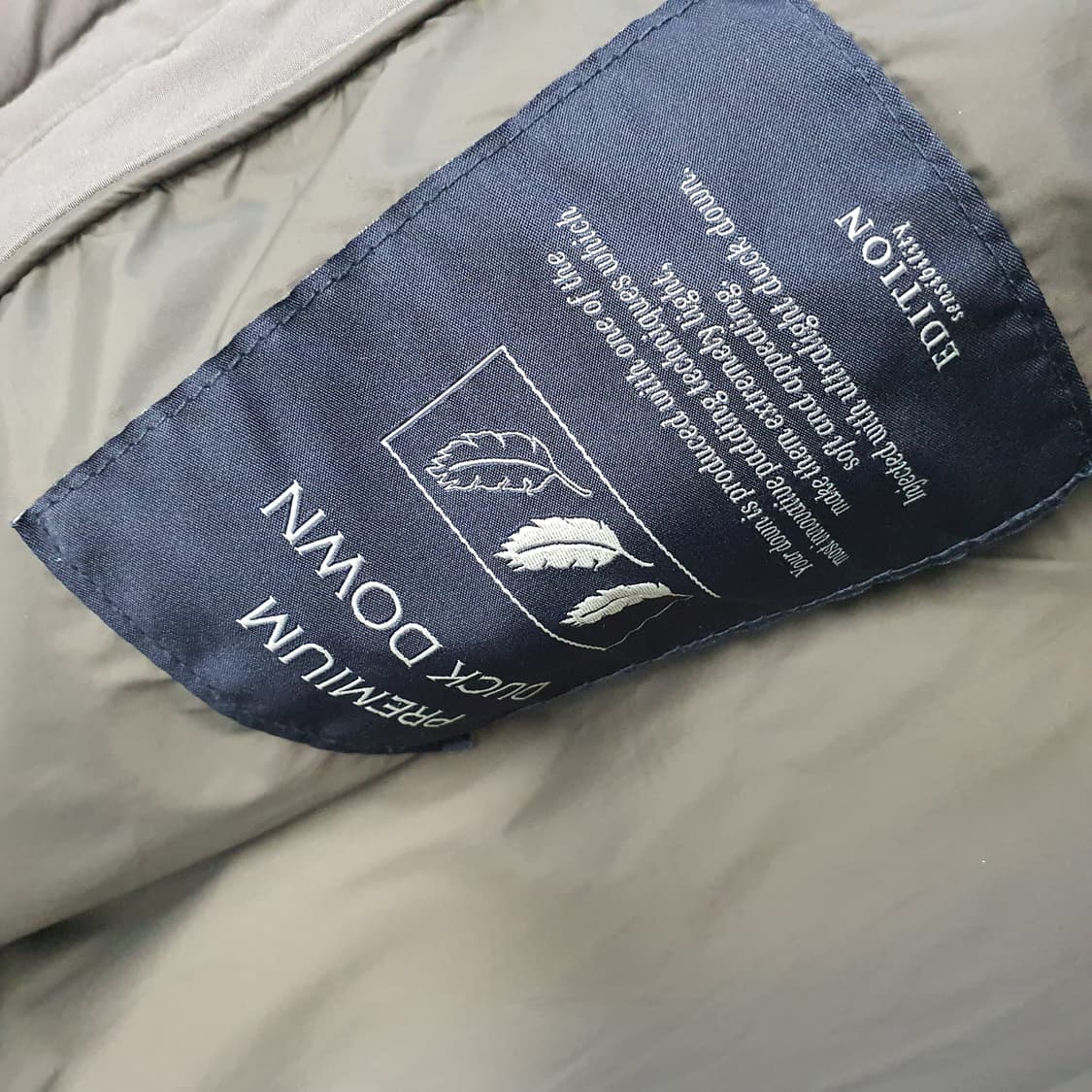 에디션 오리털 하이넥 점퍼 남자105 상품이미지8