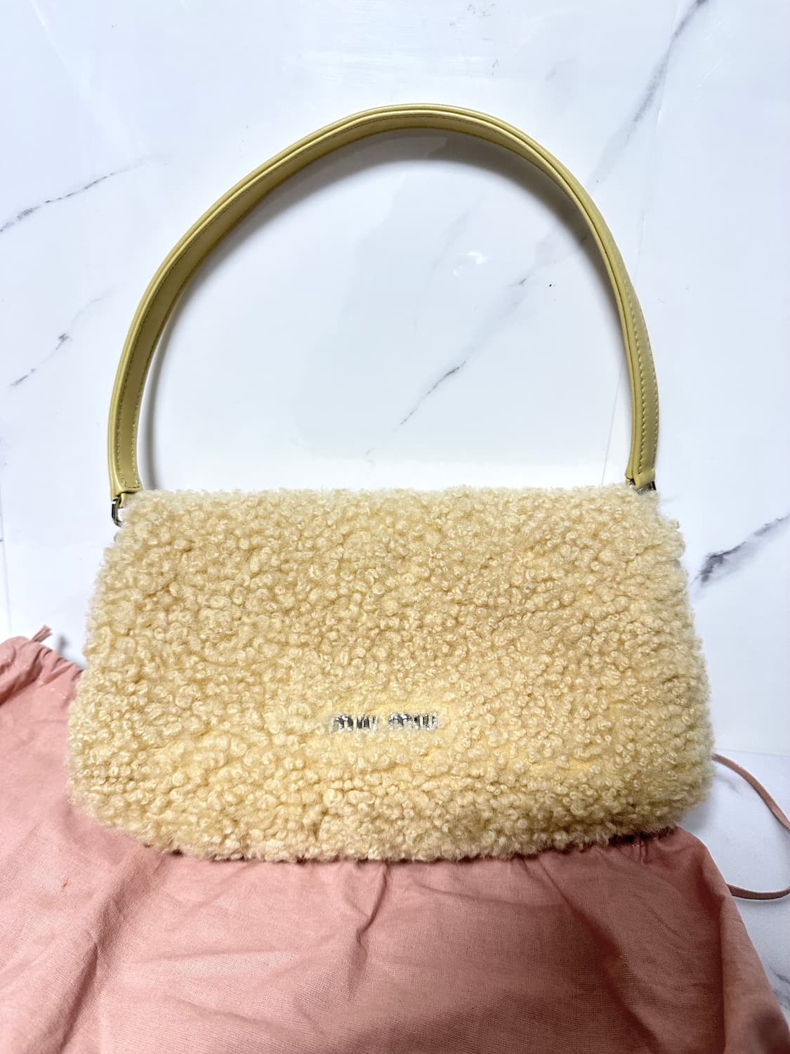 [A+ 정품] 미우미우 시어링 퍼 숄더백 상품이미지8