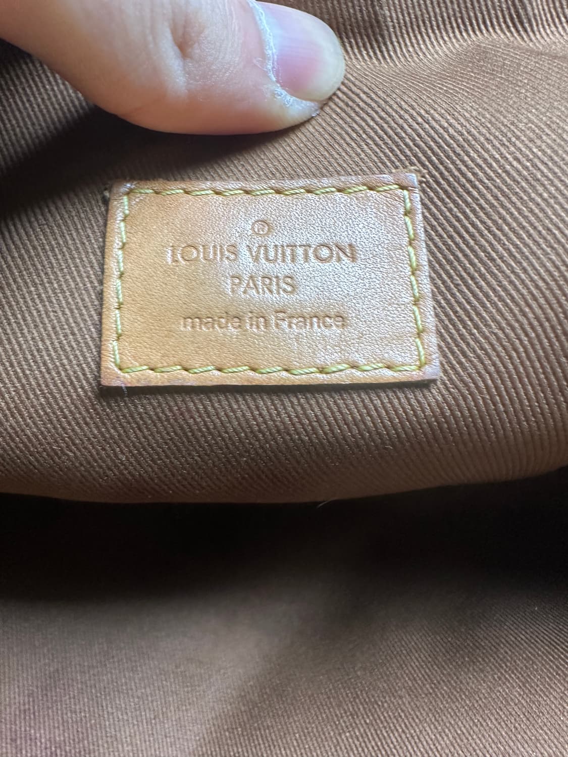 루이비통 에튀보야주 클러치 pm 상품이미지4