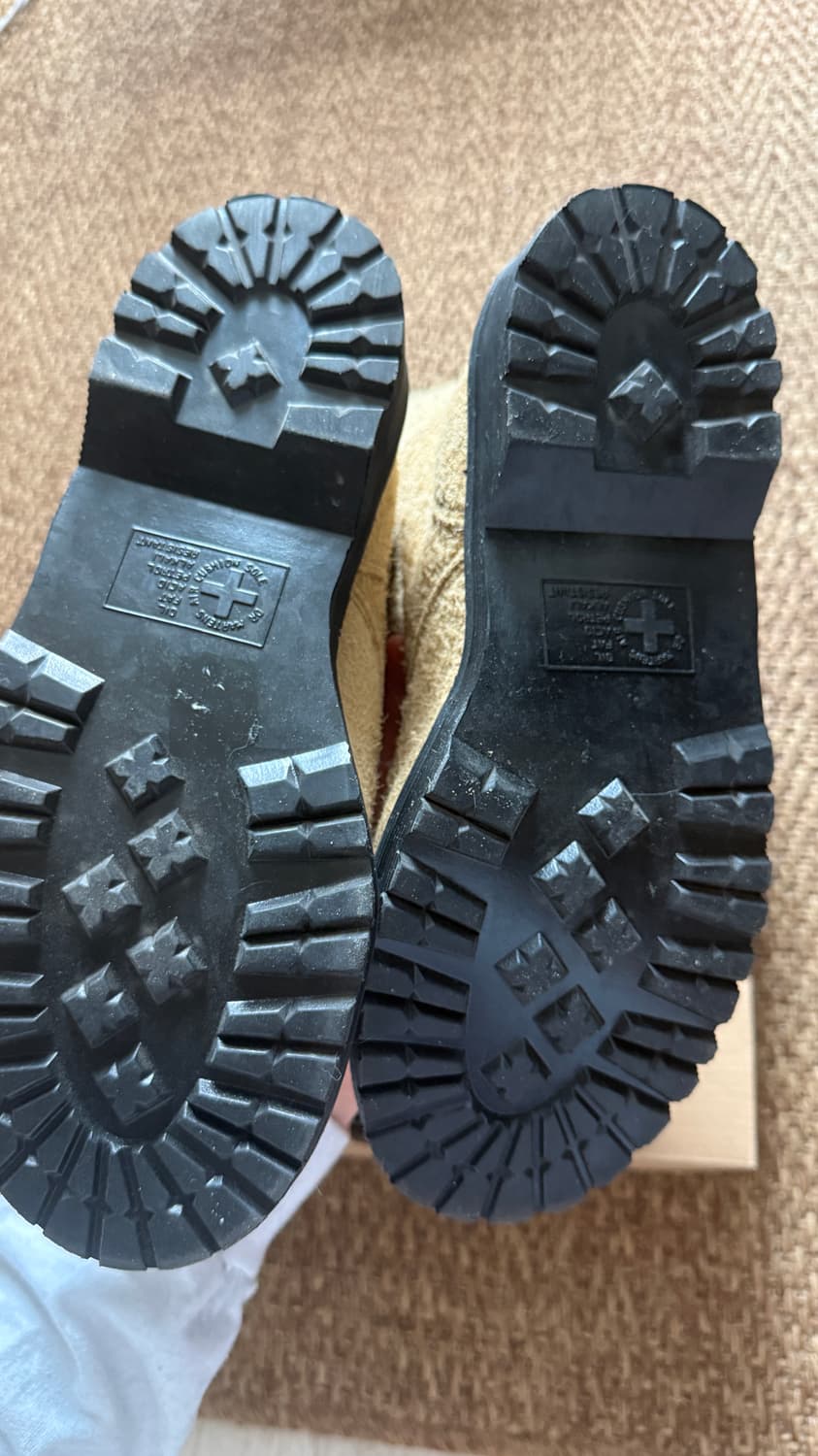 닥터마틴 x스투시 2295 데콘 샌드 헤어리 스웨이드 부츠 탄  상품이미지9