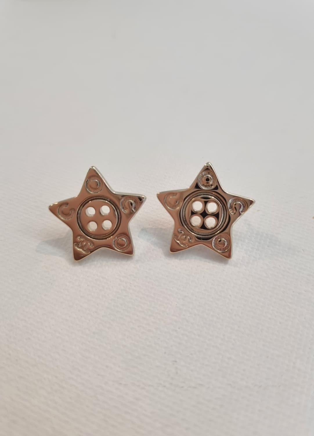 샤넬 업사이클링 샴페인골드 별 귀걸이 상품이미지2