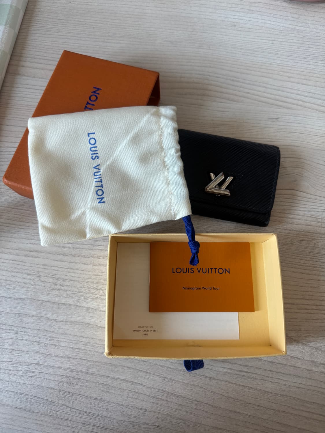 루이비통 에피 지갑 상품이미지1