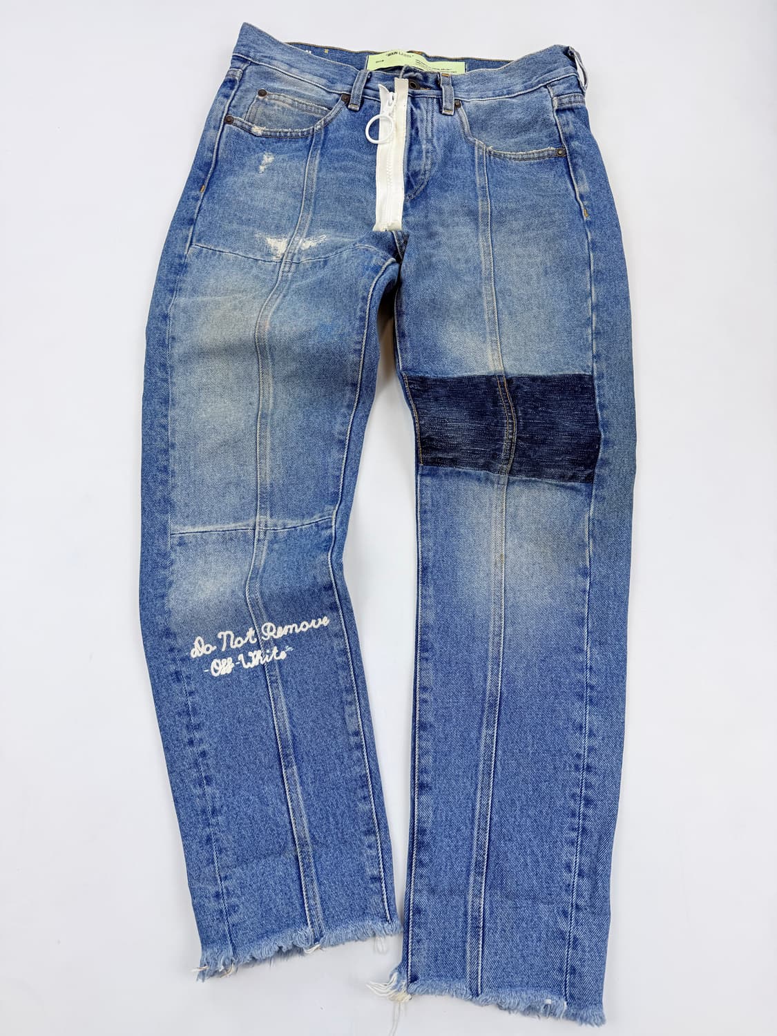 오프화이트 자수 레터링 스트레이트 진 상품이미지1