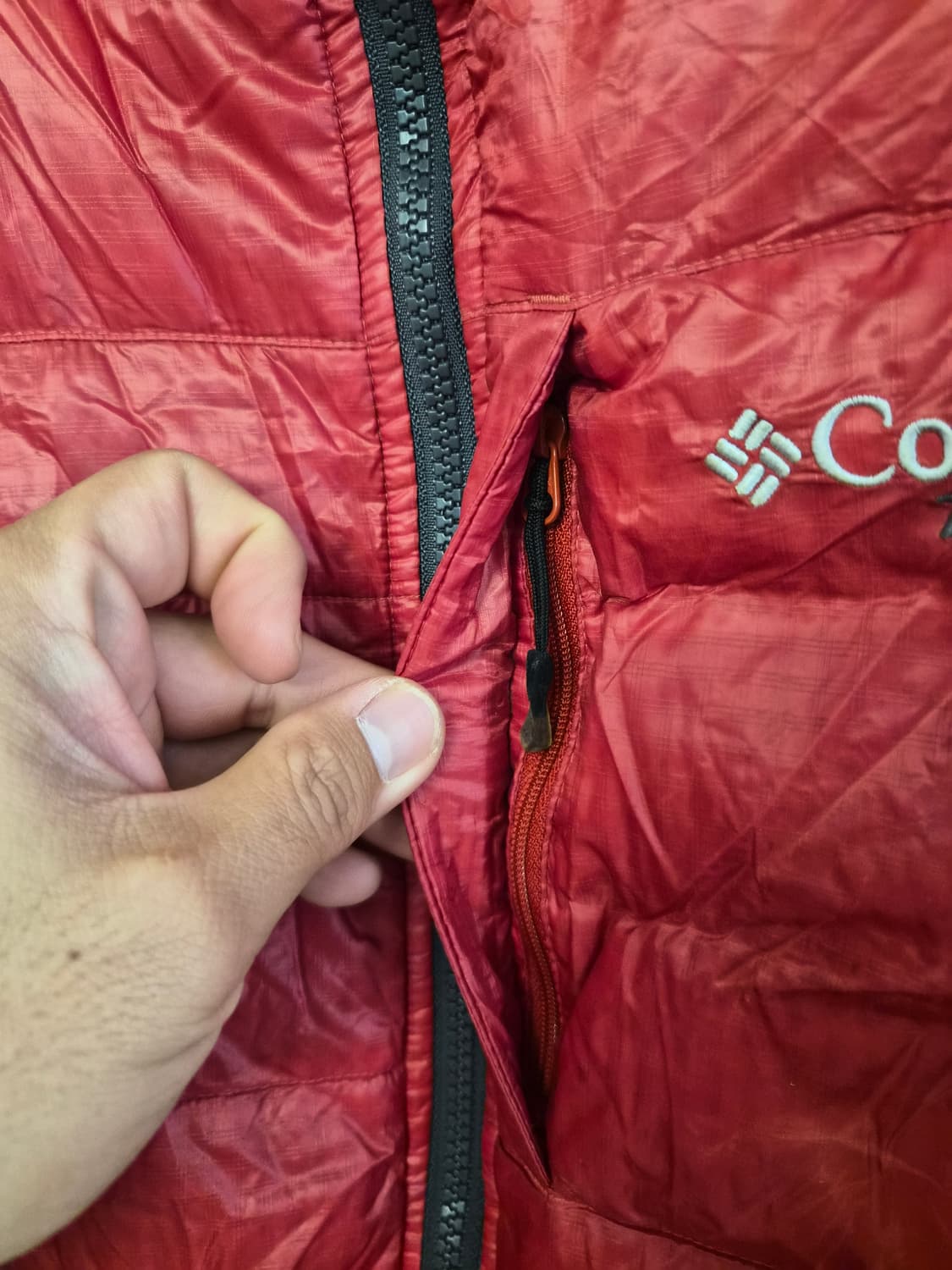 L) 컬럼비아 PERTEX 구스다운 경량패딩 팝니다 상품이미지3