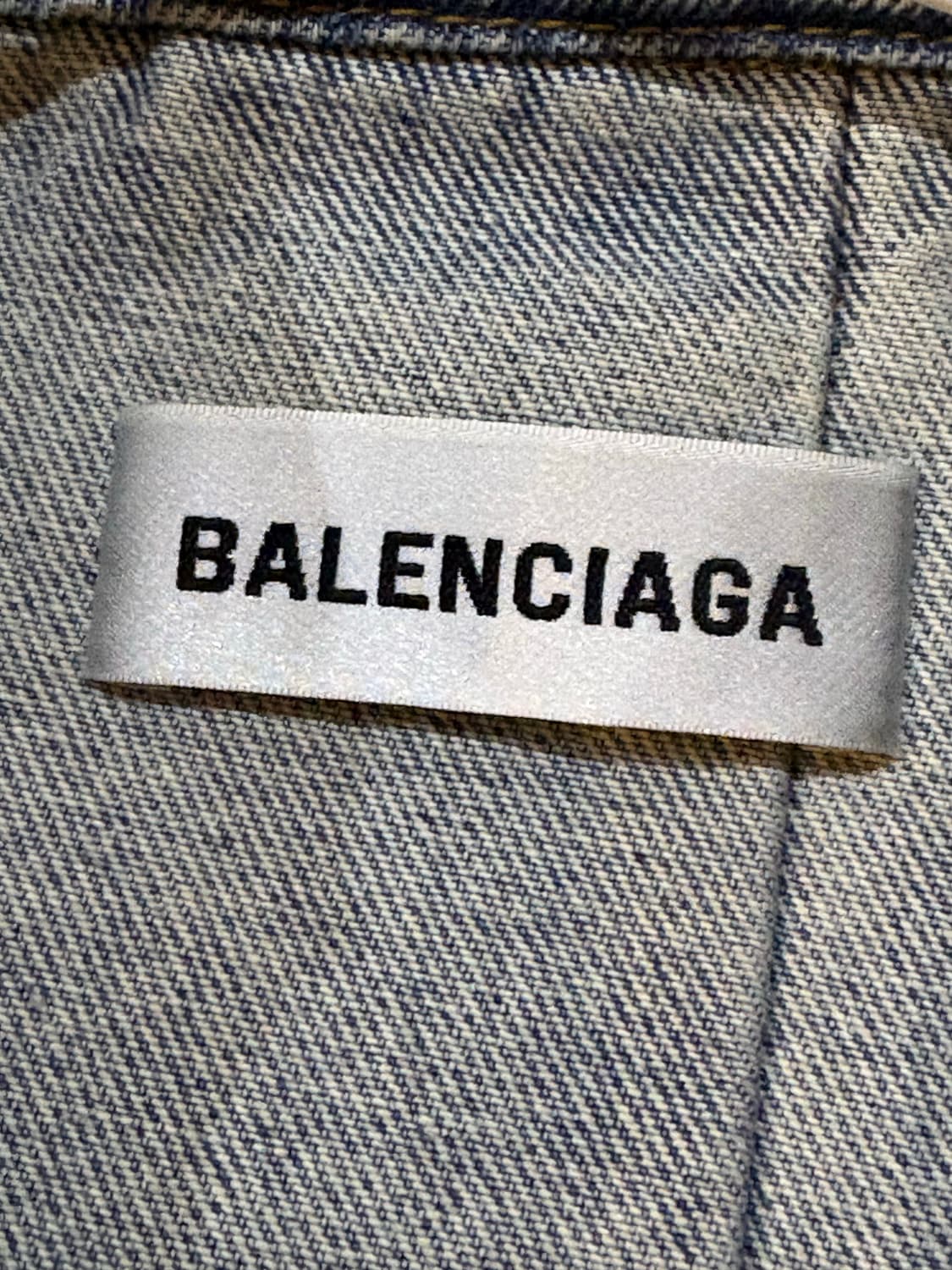 발렌시아가 22ss 컷팅 데님 자켓 상품이미지4