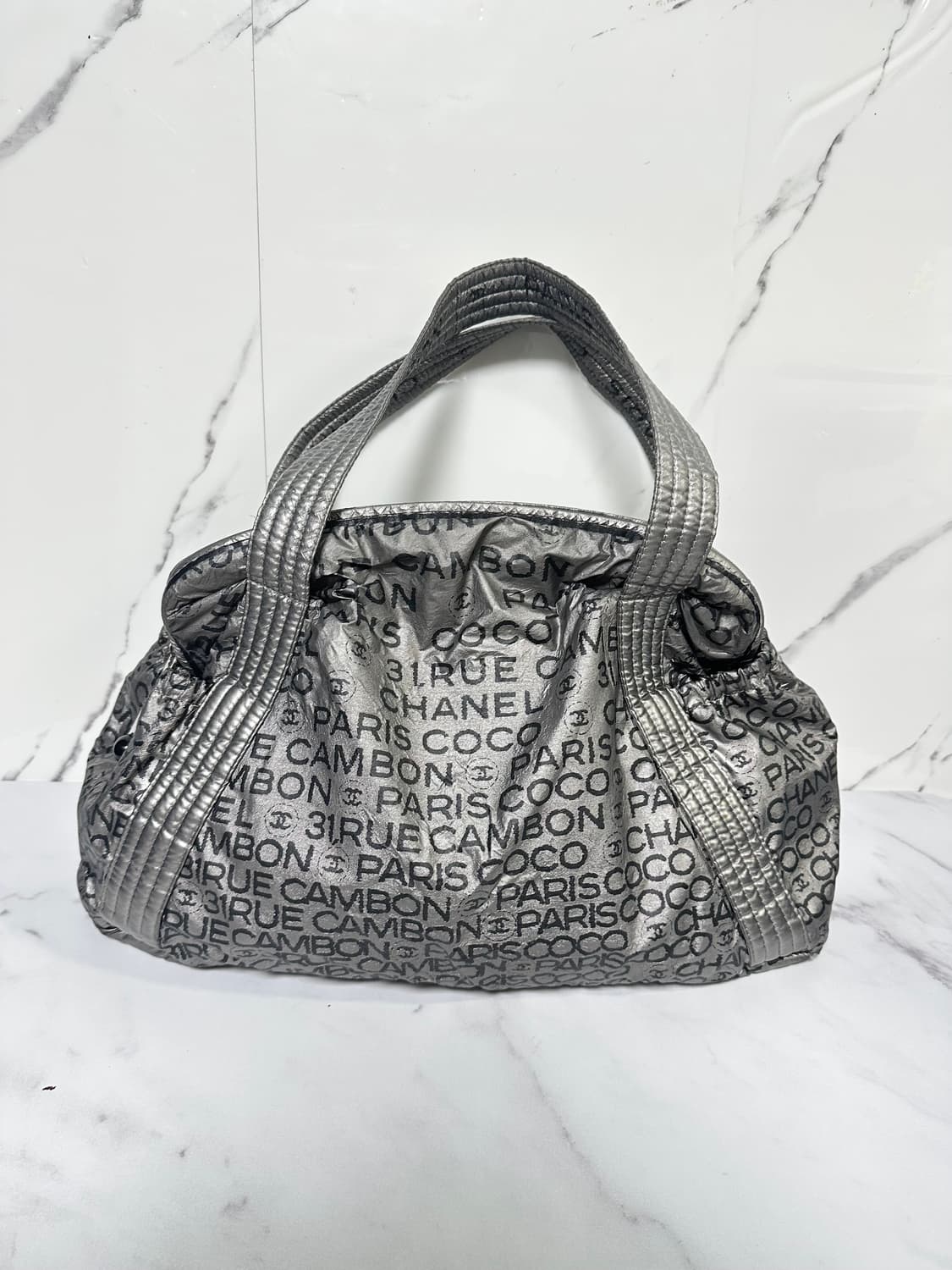 [A 정품] 샤넬 크루즈 토트 숄더백 실버 상품이미지1