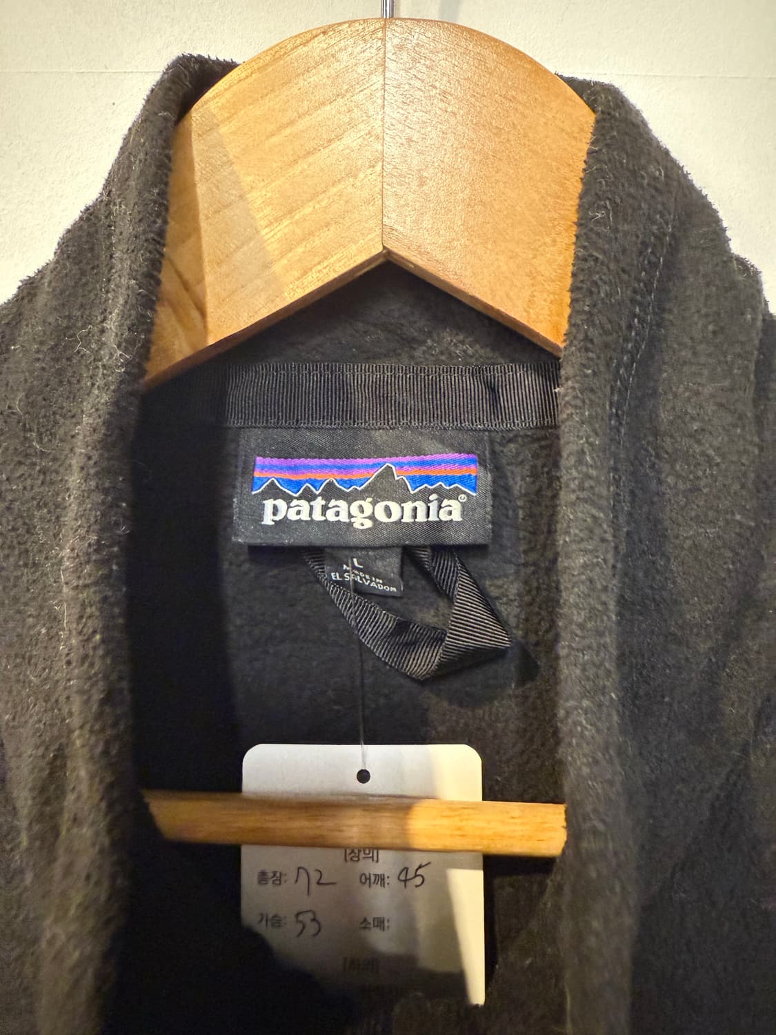 파타고니아 블랙 플리스 집업 상품이미지3