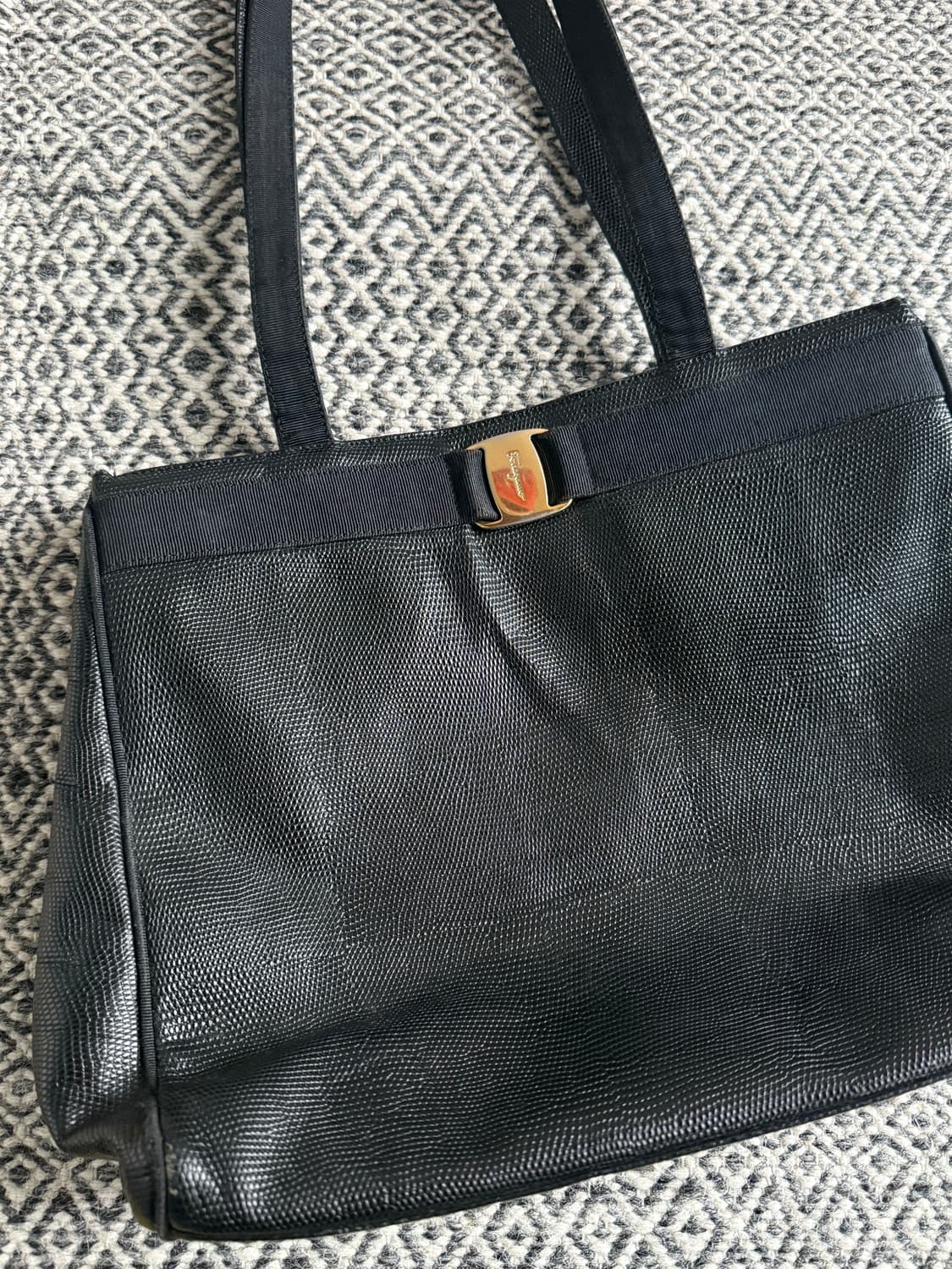 페레가모 빅 숄더백 상품이미지1