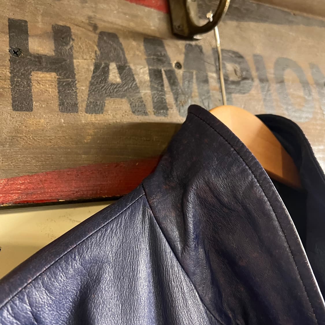 MICHIKO LONDON KOSHINO Leather Stadium 상품이미지4