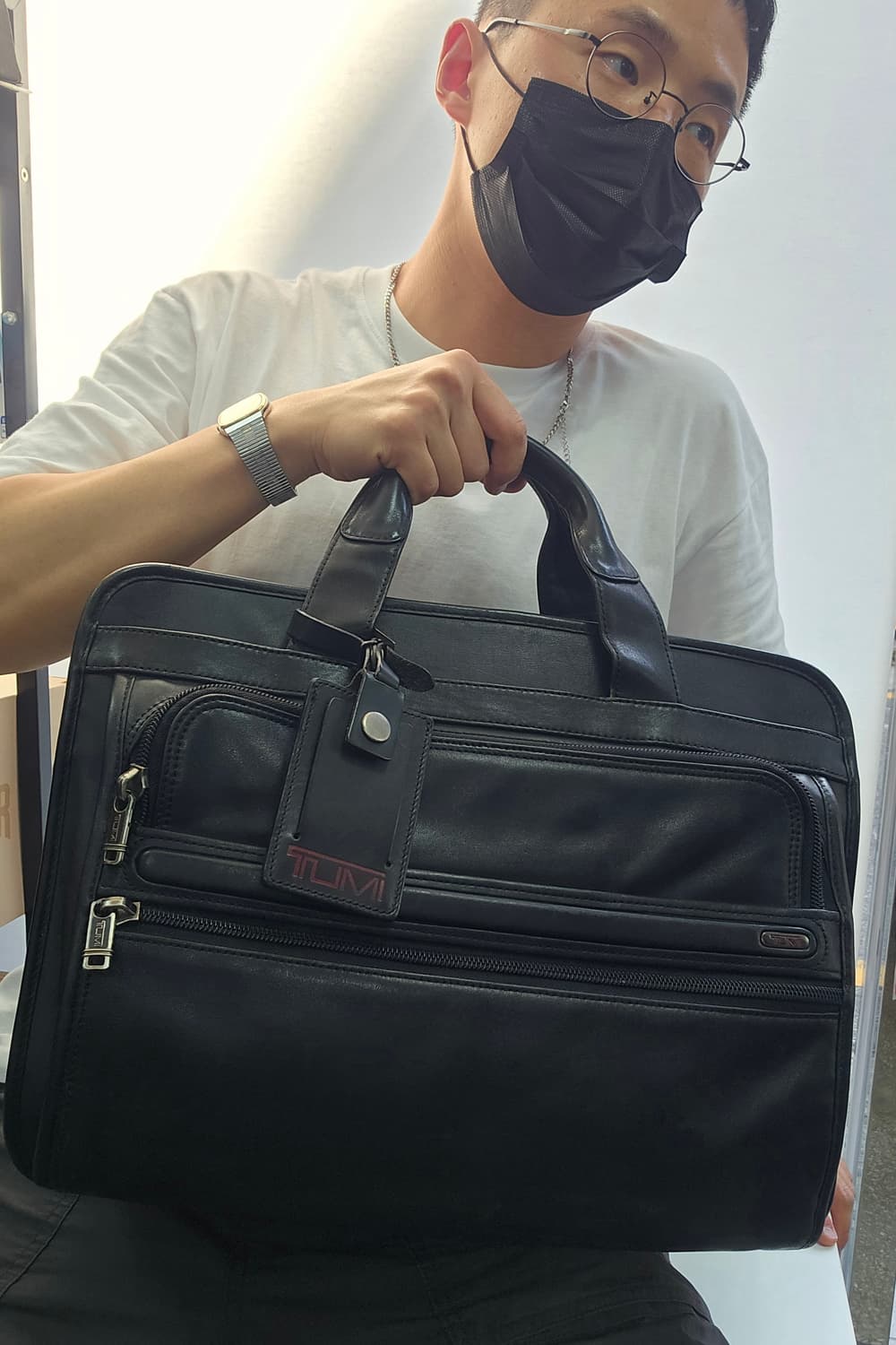 투미 컴팩트 스크린 랩탑 레더 브리프케이스  상품이미지1