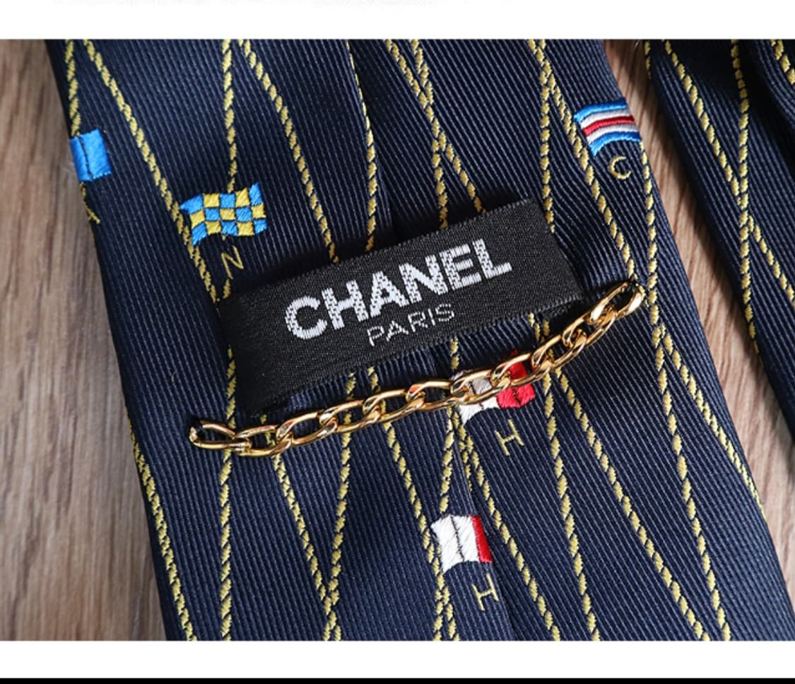 이태리 메이드  CHANEL 샤넬 실크100% 빈티지 넥타이

 상품이미지9