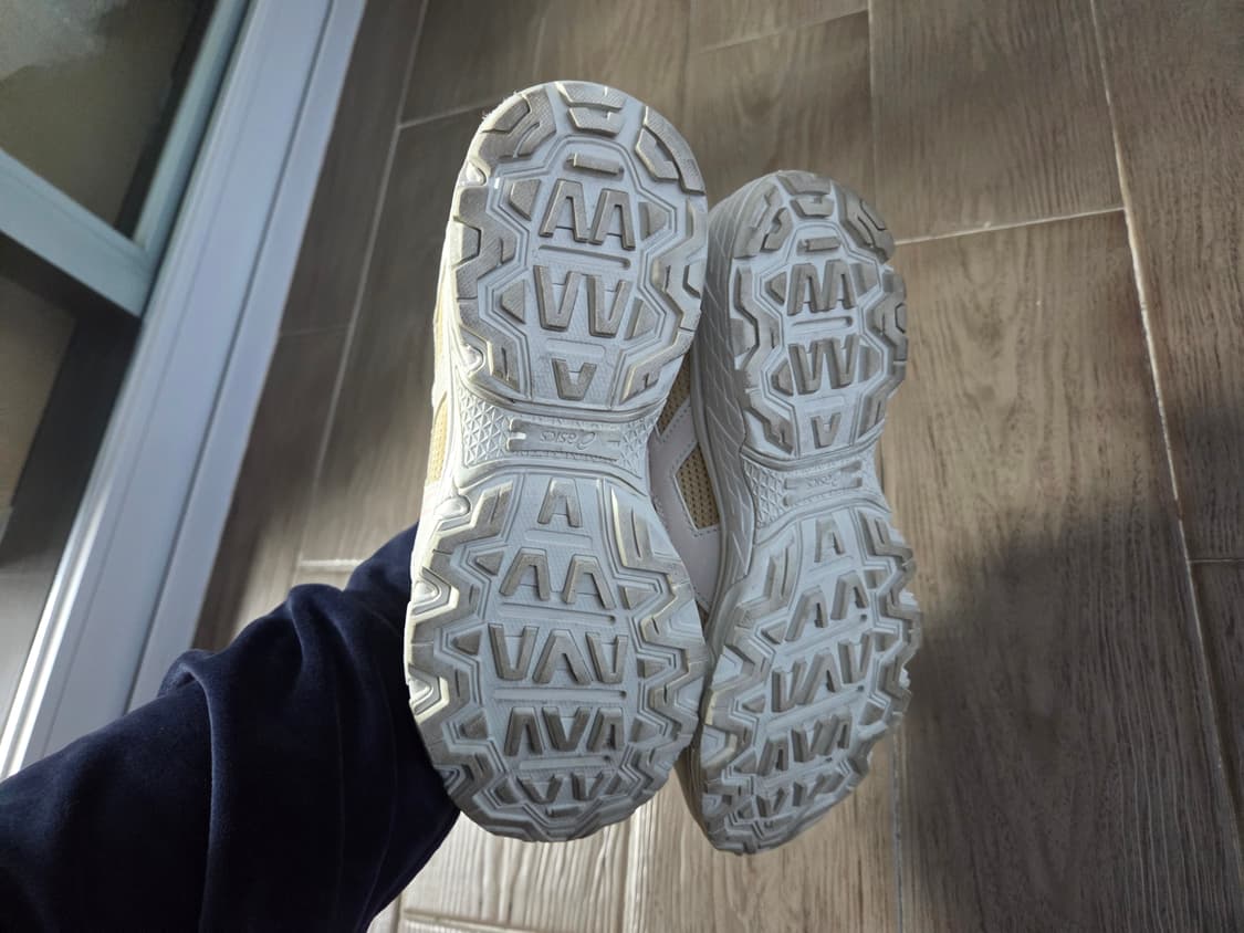 아식스 운동화 판매합니다~ 상품이미지4