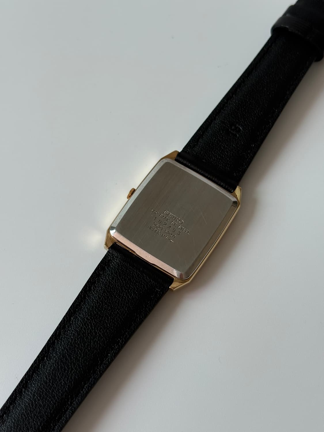 세이코 1980년대 Chariot 블랙 다이얼 골드 탱크 쿼츠 남성 상품이미지5