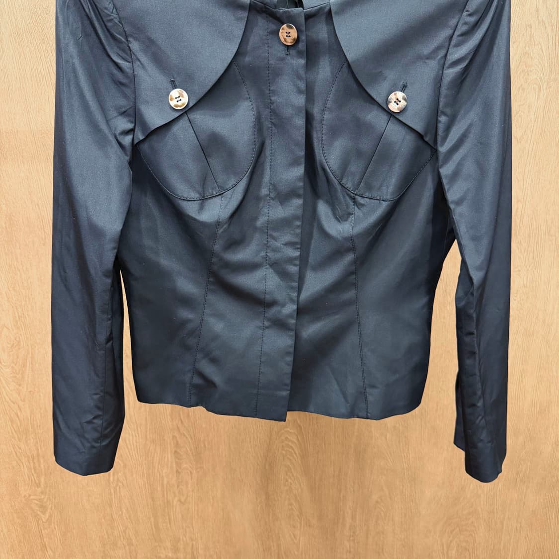 에스카다 자켓 스탠드 카라 볼레로 레이어드 플랩 버튼업 디테일 블랙 상품이미지5