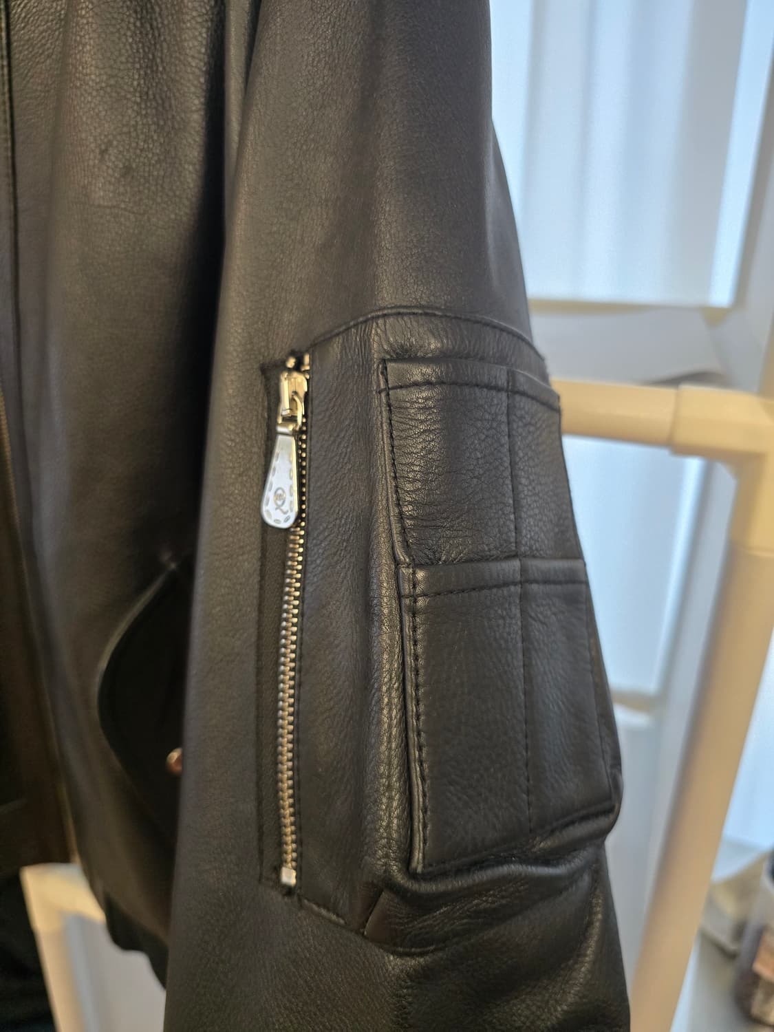 알렉산더 맥퀸 블랙 레더 ma-1 블루종 50 사이즈 상품이미지3