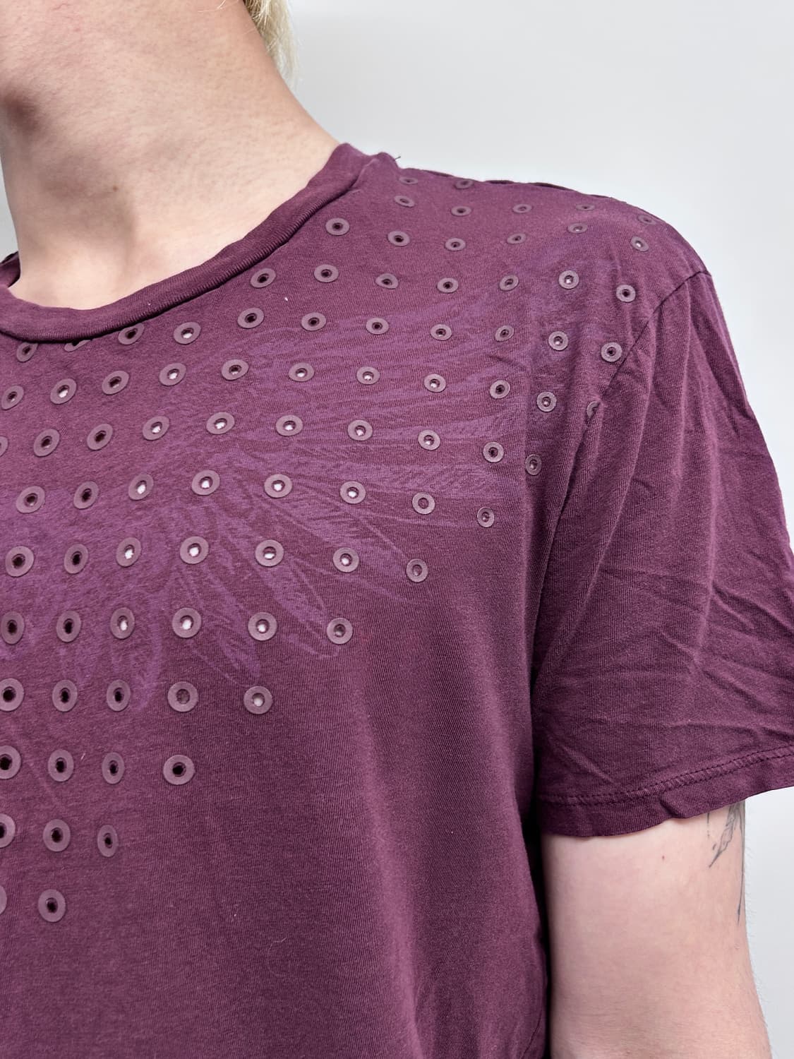 아르마니 아일렛 그래픽 반팔 버건디 상품이미지8