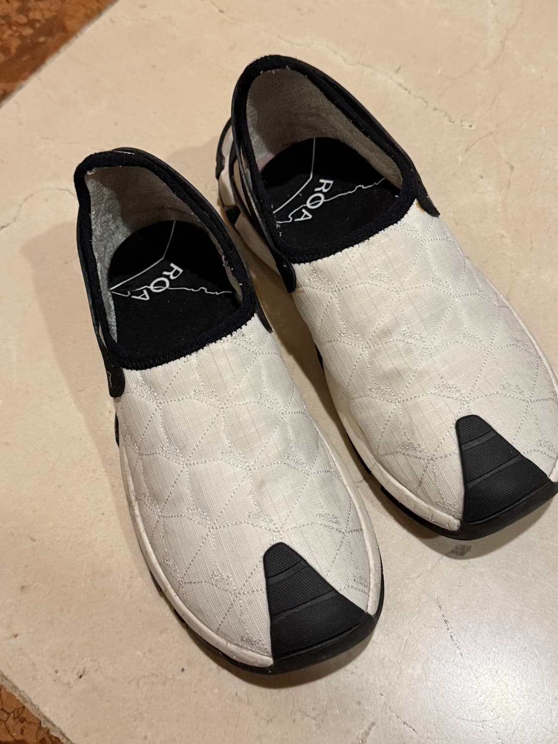 로아하이킹 ROA 퀼팅 슬립온 아이보리 상품이미지1