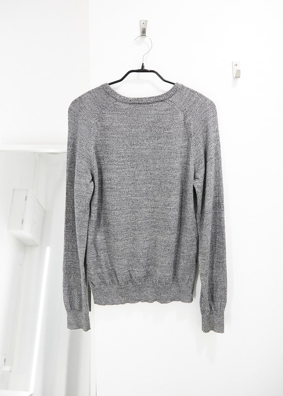 Melange V-neck Sweater 상품이미지4