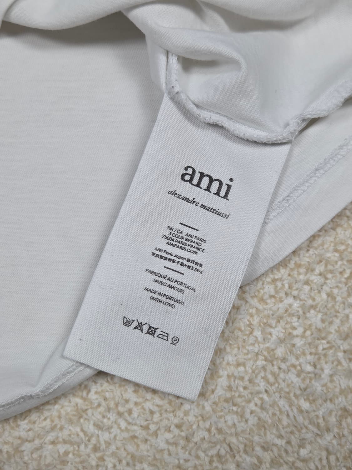 [아미] 아미 드 쾨르 스몰 하트 자수 반팔 티셔츠 | S00055 상품이미지4