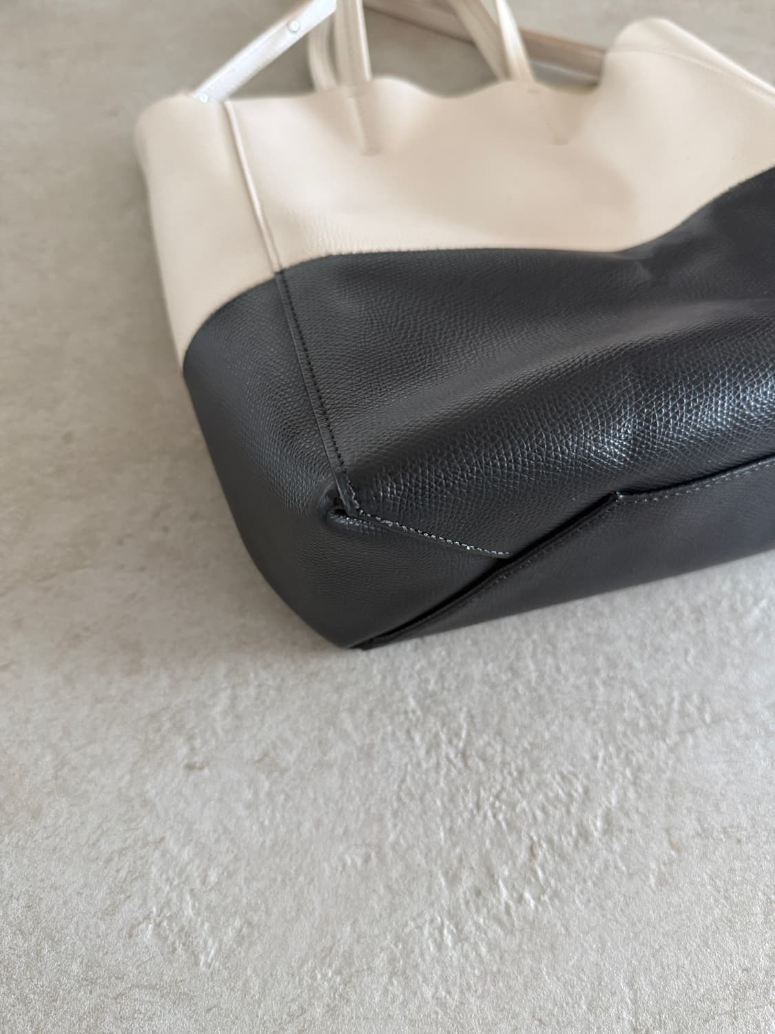 셀린느 투톤 카바스백 크림블랙 올드셀린느 상품이미지7