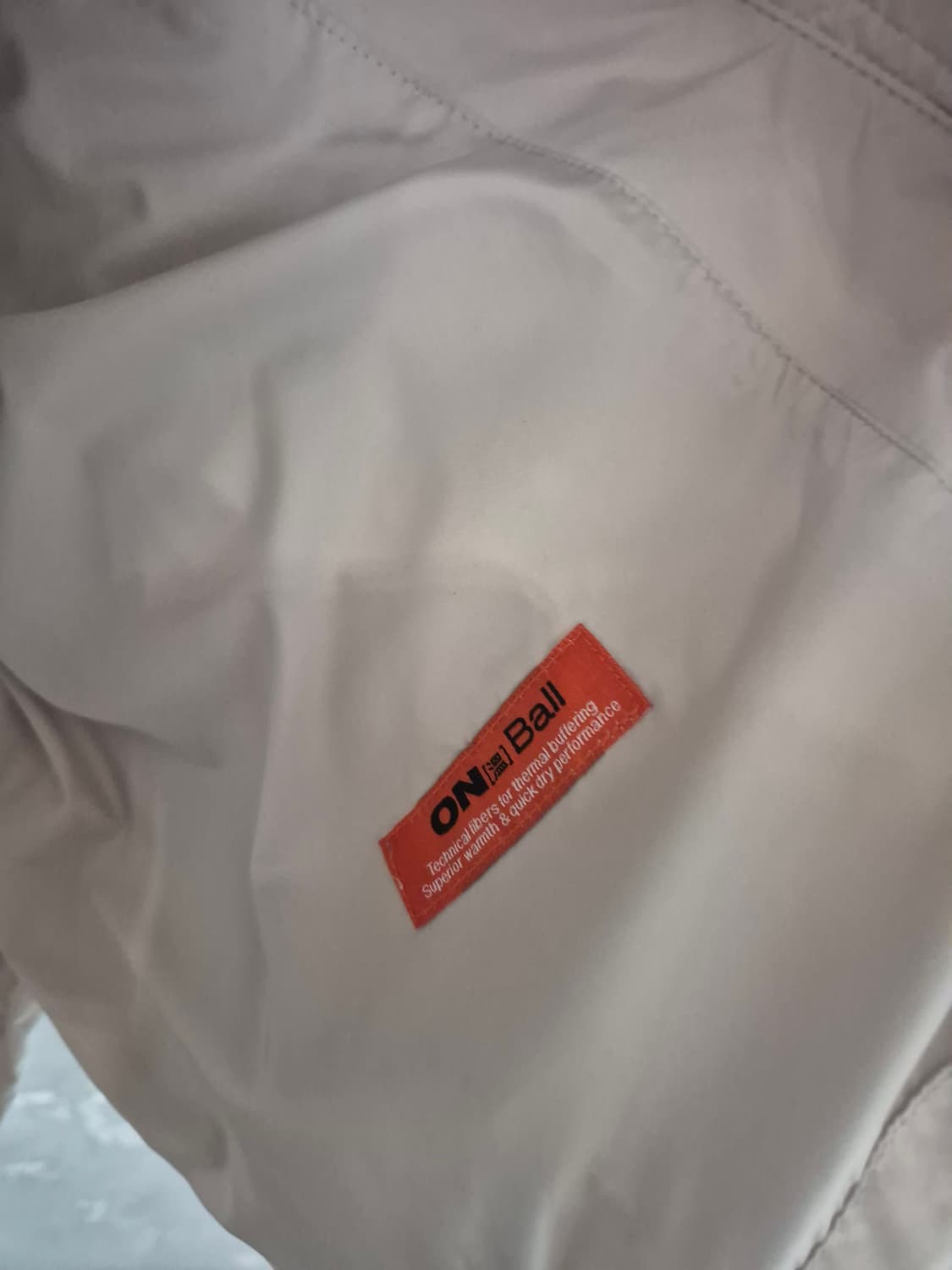 노스페이스 패딩 M 사이즈(95)입니다
ON Ball 상품이미지5