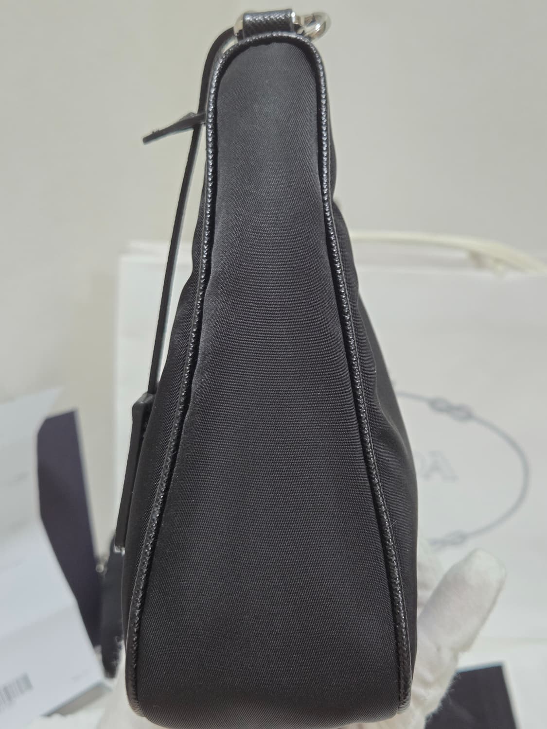 [새상품급] 프라다 리에디션 테수토 은장 체인 호보백  상품이미지7