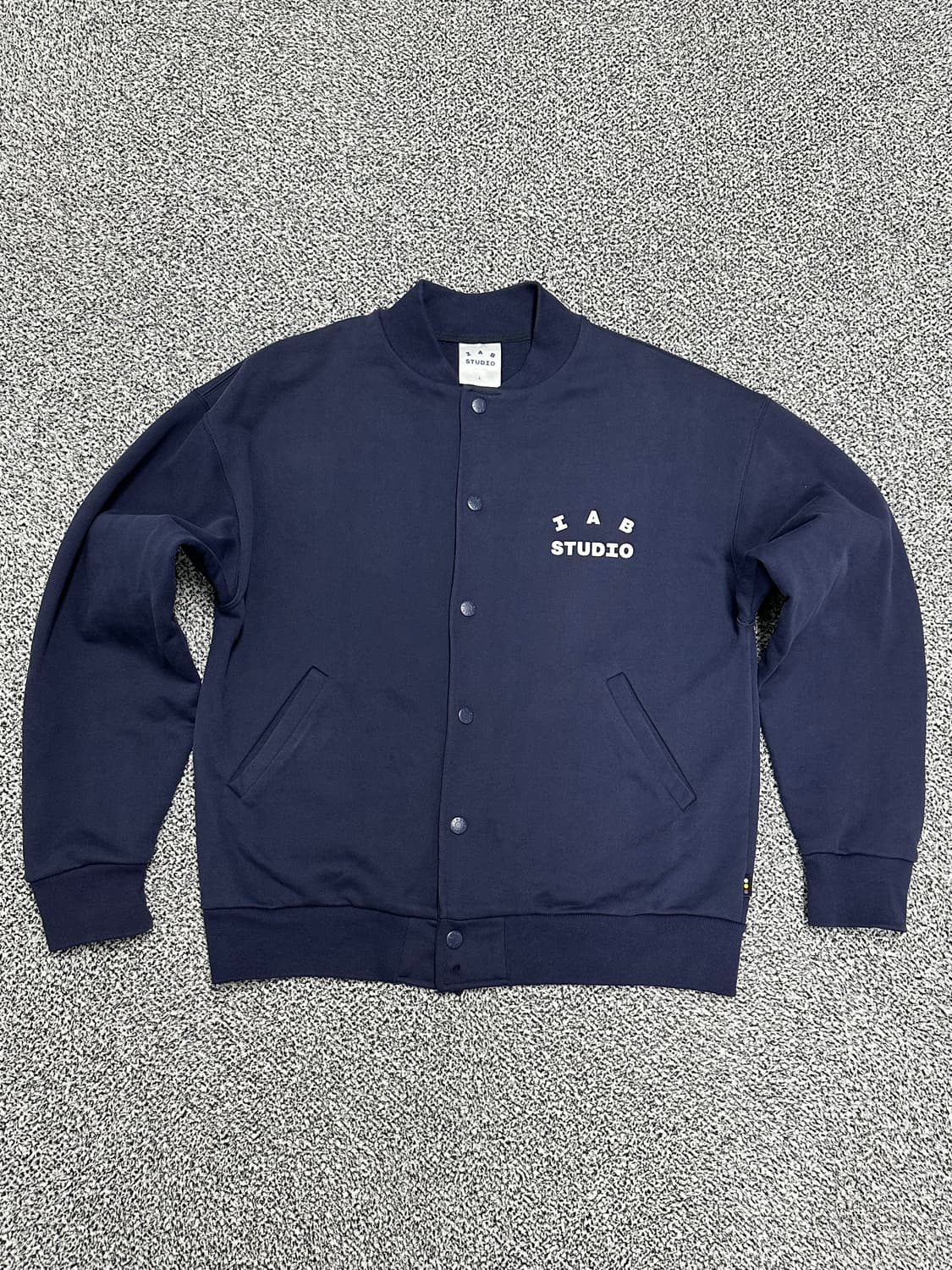 아이앱스튜디오 빅로고 버튼 자켓 상품이미지1