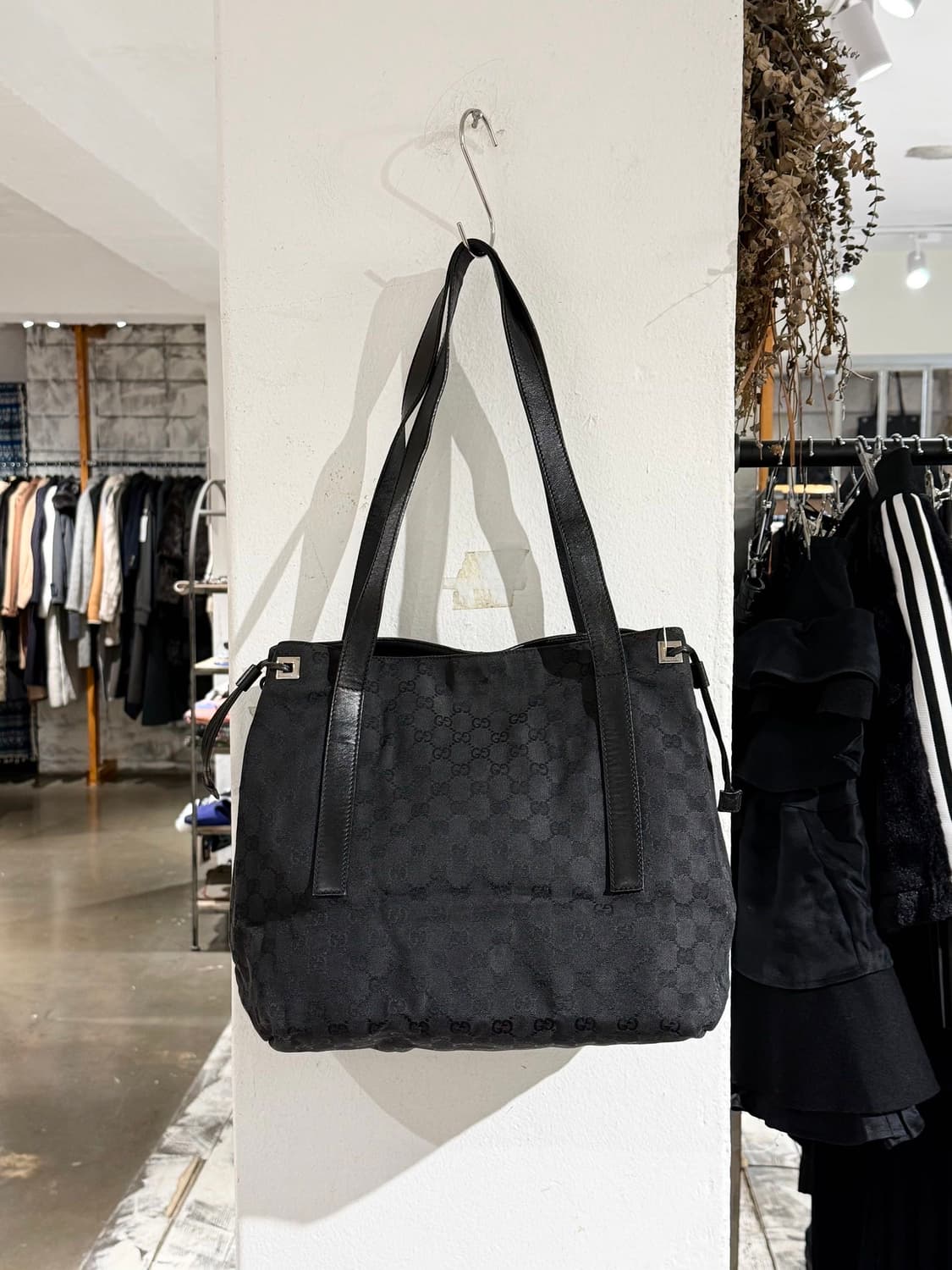 구찌 블랙 GG 캔버스 미디움 토트백 상품이미지5