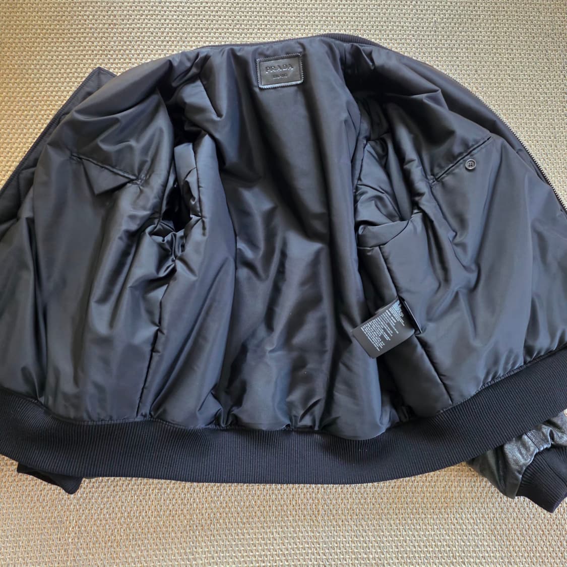 PRADA 프라다 이탈리안 최상급 어린 양가죽 MA-1 마원 레더 보머  상품이미지10