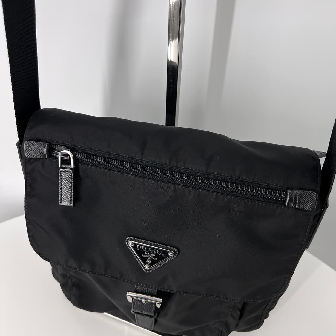 [감정완료] 프라다 나일론 삼각로고 메신저백 크로스백 블랙 상품이미지6