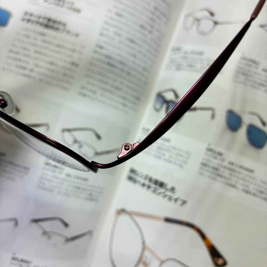 EYE EYE DENMARK 반무테 티타늄 버건디 안경 상품이미지4