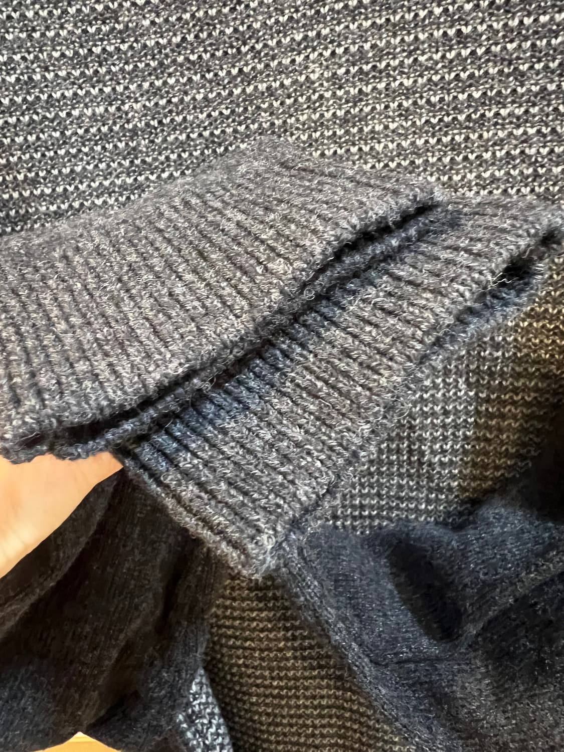 휴고보스 BOSS 남성 그레이 라운드울코튼니트  상품이미지5