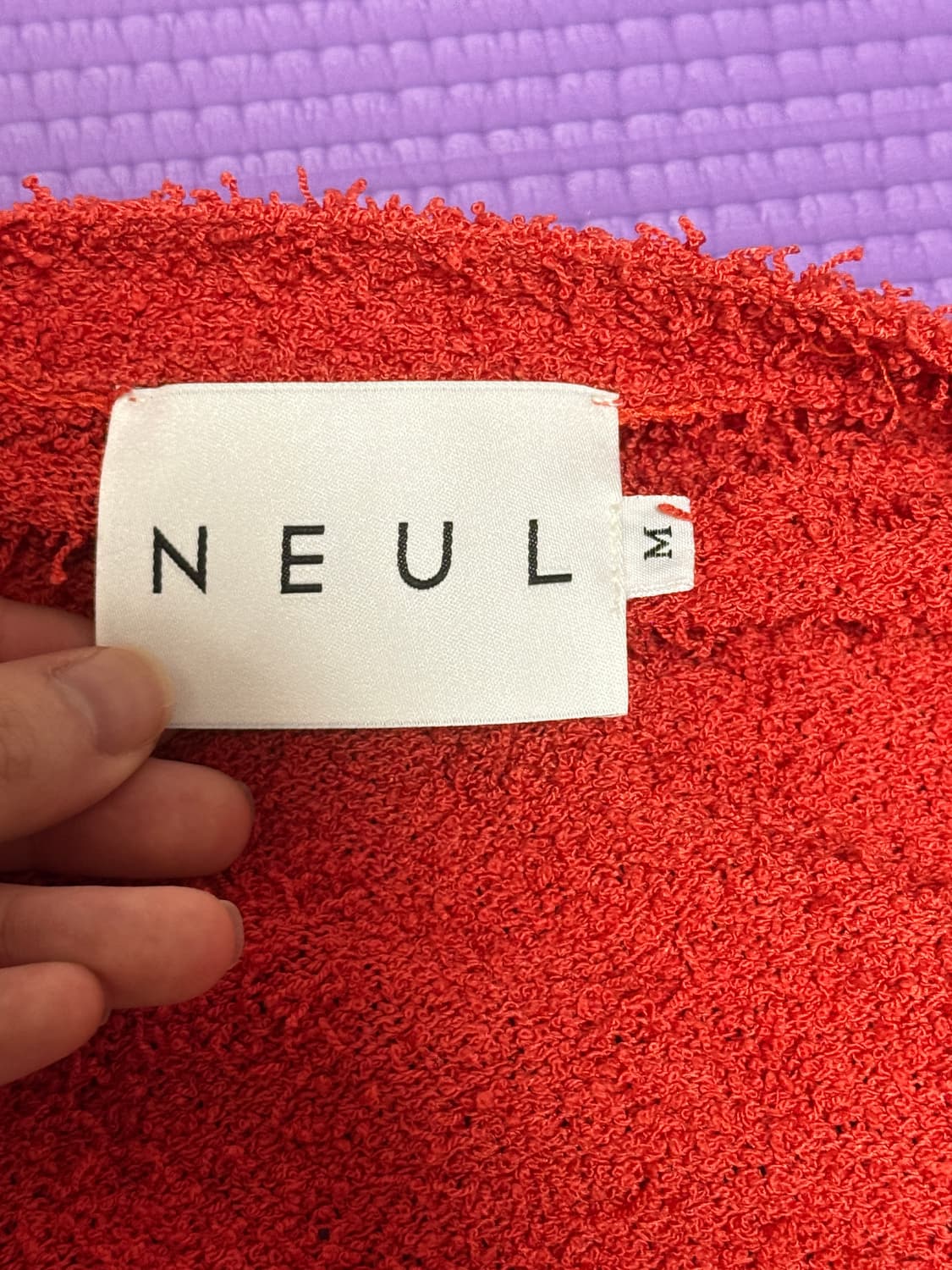 NEUL 살짝 숏 기장 스웨터 가디건 상품이미지4