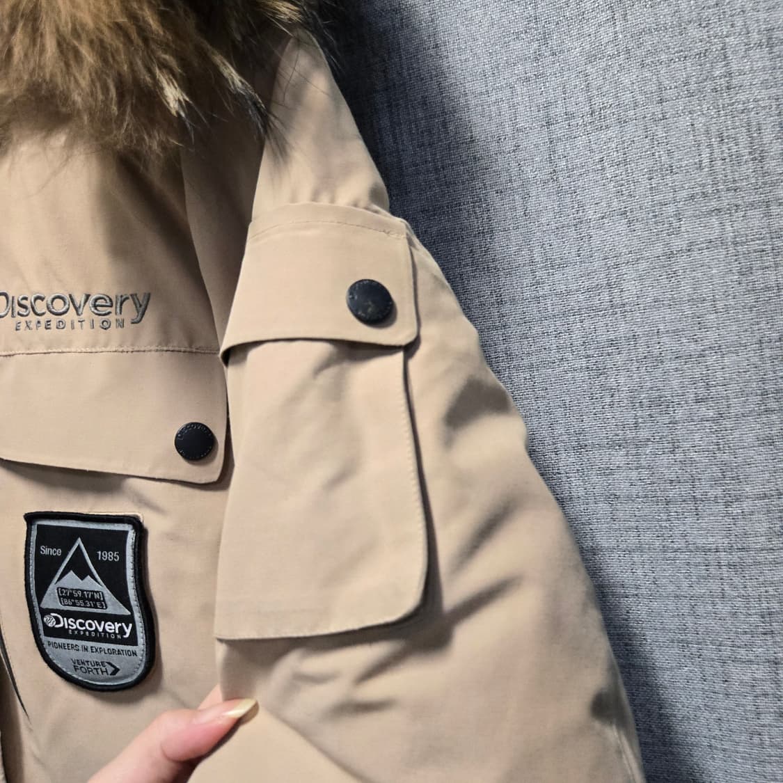 디스커버리 익스페디션  여성 마운틴쿡 구스다운 너구리털 패딩  상품이미지4