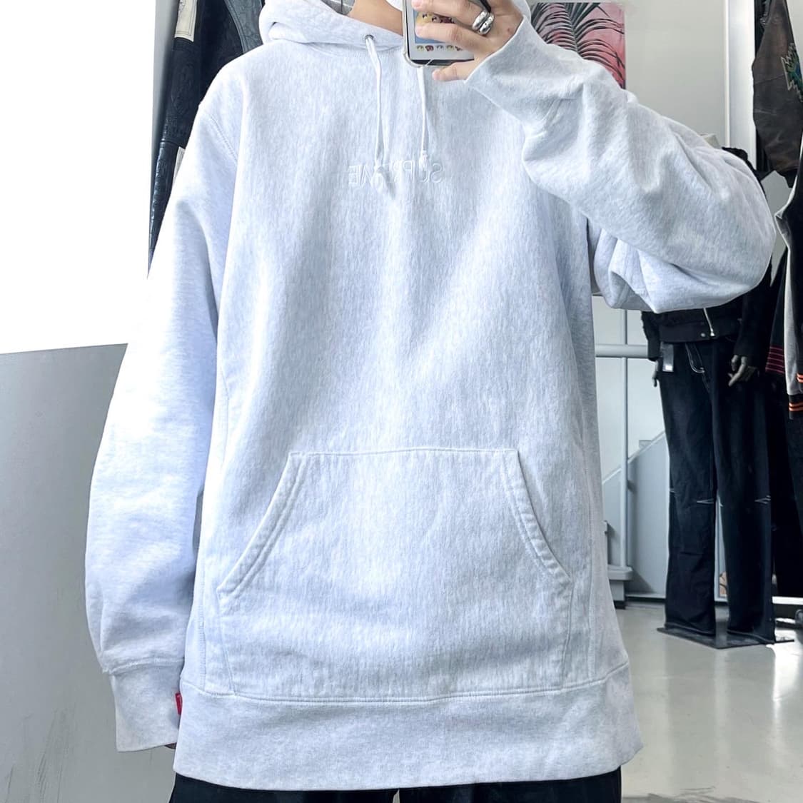 슈프림 센터 로고 스펠아웃 라이트그레이 헤비스웻 후듵 상품이미지1