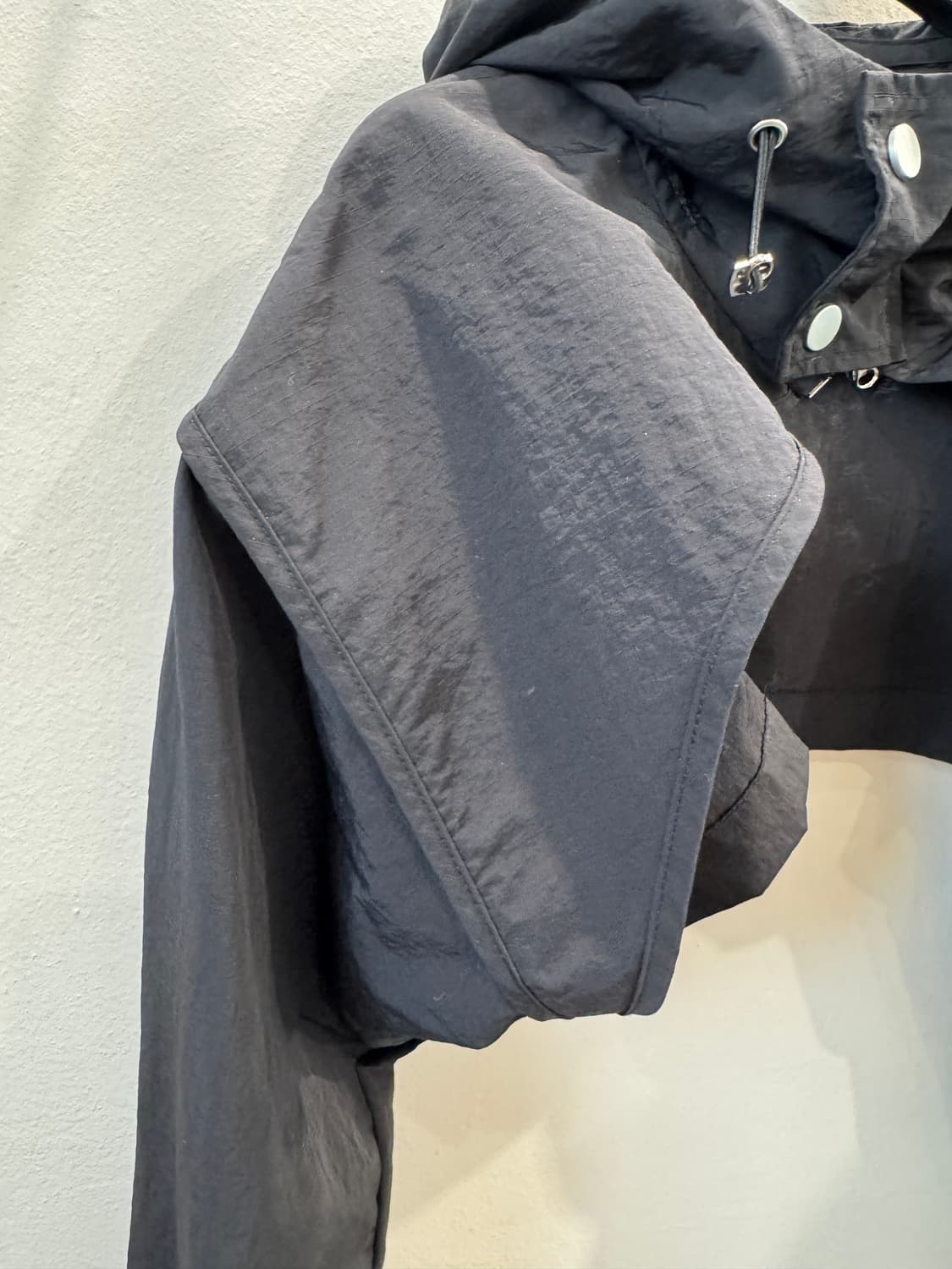 크롭 후드 윈드브레이커 상품이미지5