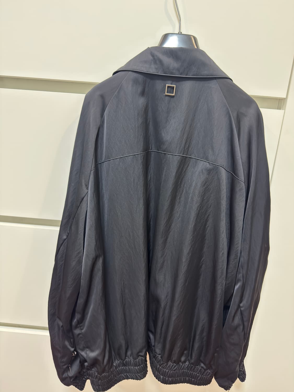 우영미 블랙 밴딩 자켓 (46) 상품이미지4