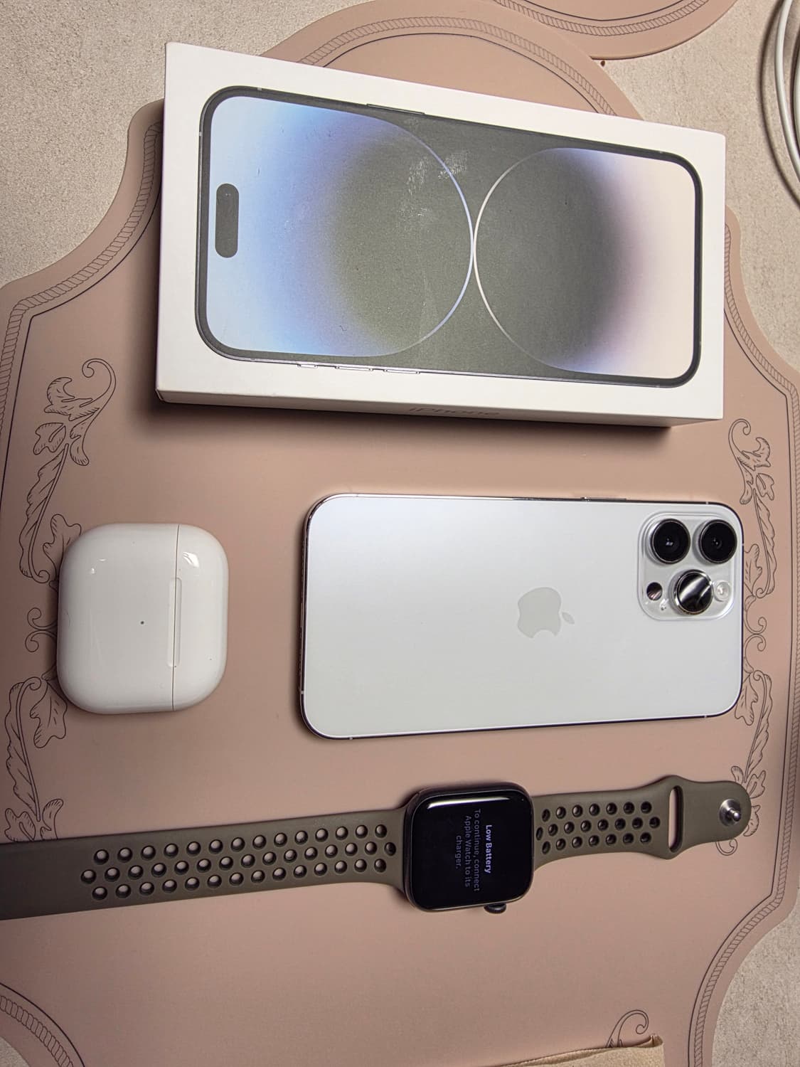 아이폰 14 프로 맥스 실버 256 + 에어팟 3세대 + 애플워치 se 상품이미지1